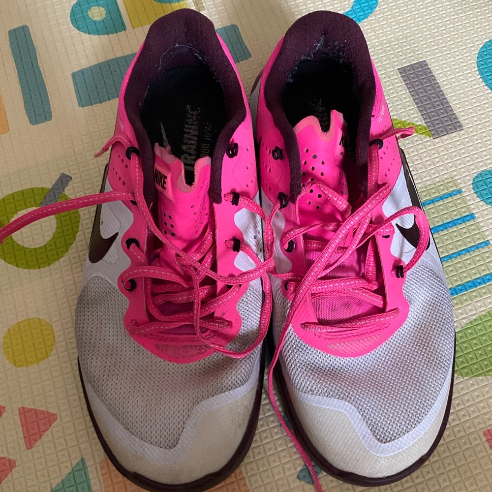 Nike Pink and White Athletic Shoes Sporty Design